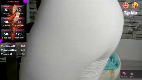 laurita online show from November 2025 06:43:02 PM