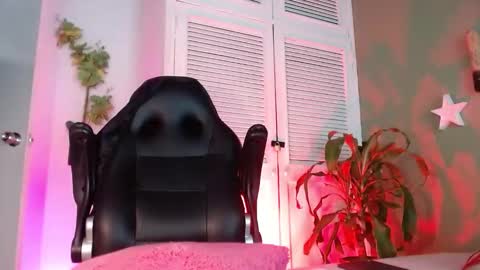 Colby online show from November 2025 07:28:01 PM