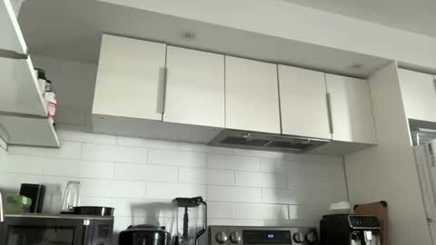 Cole online show from November 2025 05:24:01 PM