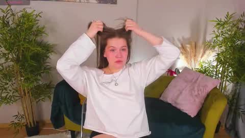 Collen Mon Tue Wed Thu Fri GMT 3 0300am - 0900am  online show from November 2025 05:02:01 PM