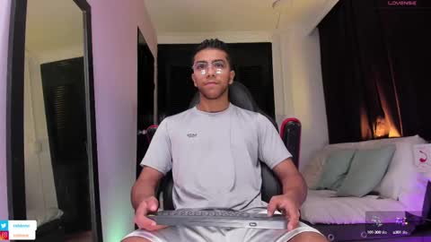 colstorw_ online show from September 2025 10:41:01 AM