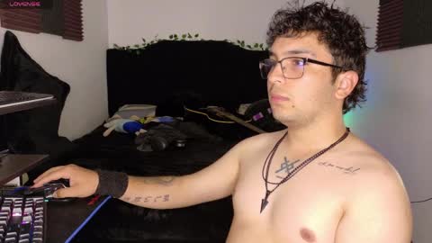 Snapshot of comandantepajas chatting on April 2026 01:37:02 AM Alejandro online show from April 2026 01:37:02 AM