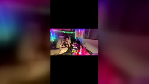 cometomamat online show from May 2026 05:05:01 AM