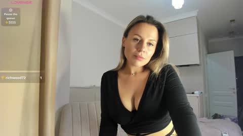Snapshot of cometoseeme_ chatting on December 2024 09:00:02 PM Alice online show from December 2024 09:00:02 PM