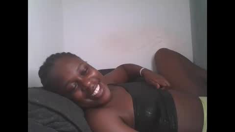 Snapshot of comicalcara chatting on January 2025 11:44:02 PM Cara online show from January 2025 11:44:02 PM