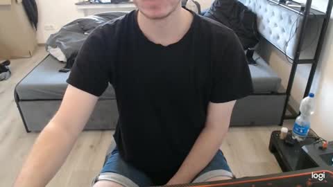 commanderchip online show from October 2025 03:35:02 PM