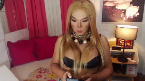 Snapshot of commanderofsexx chatting on December 2024 06:11:02 AM QUEEN SABRINA online show from December 2024 06:11:02 AM