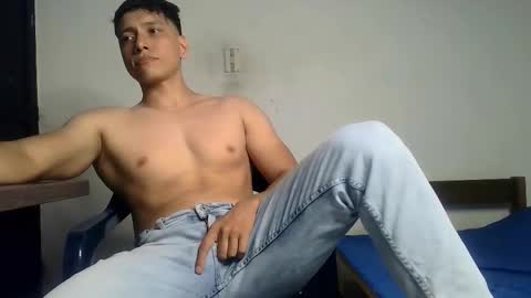 Snapshot of conde2710 chatting on December 2025 03:12:02 AM ELCONDE online show from December 2025 03:12:02 AM