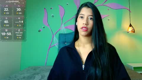 C O N N I E online show from October 2025 05:09:02 PM