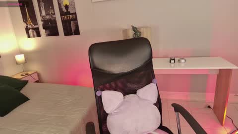 Snapshot of connie_haze chatting on February 2025 05:02:02 PM Connie online show from February 2025 05:02:02 PM