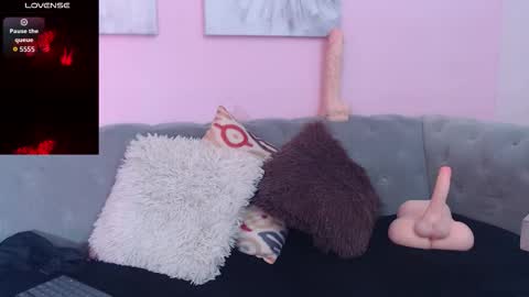 Snapshot of connie_haze chatting on October 2025 08:28:01 PM Connie online show from October 2025 08:28:01 PM