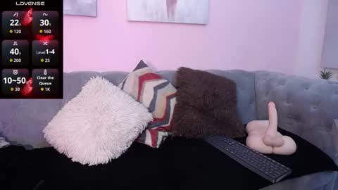 Snapshot of connie_haze chatting on November 2025 10:23:01 PM Connie online show from November 2025 10:23:01 PM