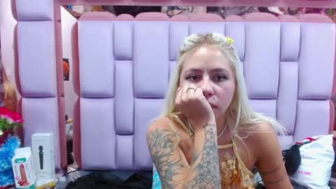 Snapshot of constansblonde chatting on December 2024 04:32:02 PM Constans online show from December 2024 04:32:02 PM