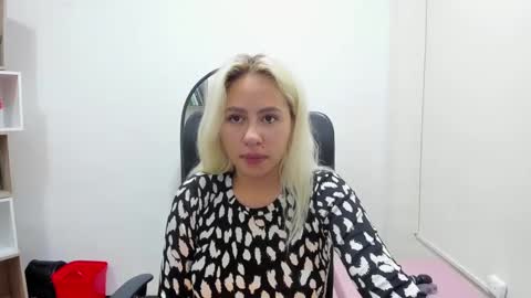 Snapshot of constansblonde chatting on December 2024 11:16:01 PM Constans online show from December 2024 11:16:01 PM