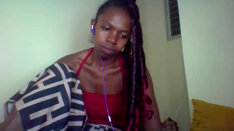 coquine_lara online show from April 2026 06:10:01 PM