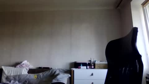 cora_fora online show from September 2025 07:08:01 AM