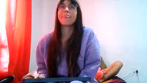 coral_smit13 online show from February 2026 07:11:01 PM