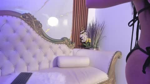 Coralie Bronson online show from November 2025 10:35:01 PM