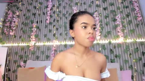 Snapshot of coralineross_ chatting on October 2025 11:11:01 AM coralineross_ online show from October 2025 11:11:01 AM