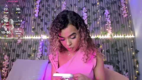 Snapshot of coralineross_ chatting on November 2025 11:58:02 PM coralineross_ online show from November 2025 11:58:02 PM