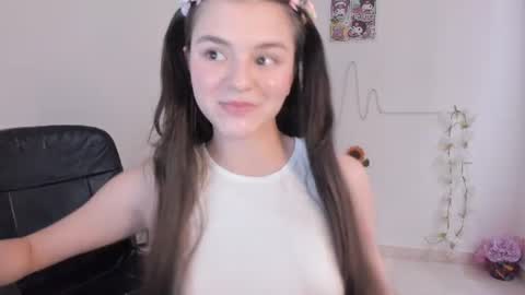 Coraline uwu     Bienvenidos al dulce mundo de Coraline    Hola amores soy Coraline  Una chica  tierna juguetona online show from August 2026 09:17:02 PM