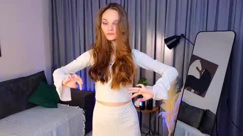 Lia online show from November 2025 03:34:02 PM