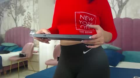 corineray online show from October 2025 01:43:02 PM