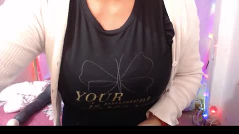 Snapshot of corinnahothotxxx chatting on January 2025 05:04:02 AM corinnahothotxxx online show from January 2025 05:04:02 AM