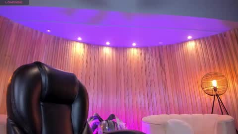 Corinne Russo online show from March 2025 04:12:02 AM