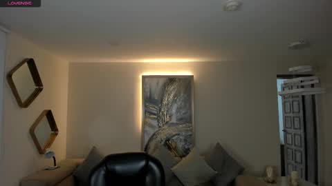 Corinne Russo online show from November 2025 06:10:01 PM