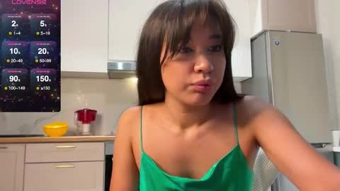 Lina online show from September 2025 07:26:01 PM