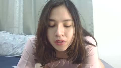 Liz Gwyneth Charlota online show from March 2026 07:12:01 AM