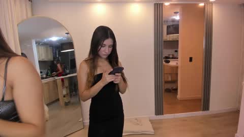 Snapshot of couple_funnyy chatting on February 2025 01:05:01 AM couple_funnyy online show from February 2025 01:05:01 AM