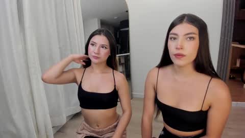 Snapshot of couple_funnyy chatting on March 2025 01:59:02 AM couple_funnyy online show from March 2025 01:59:02 AM