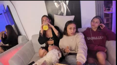 Snapshot of couple_funnyy chatting on October 2025 02:12:02 AM couple_funnyy online show from October 2025 02:12:02 AM