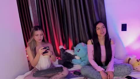 Snapshot of couple_funnyy chatting on November 2025 12:57:01 AM couple_funnyy online show from November 2025 12:57:01 AM