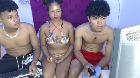 ANDRES SOFHIA Y CAMILO online show from September 2025 03:28:01 AM