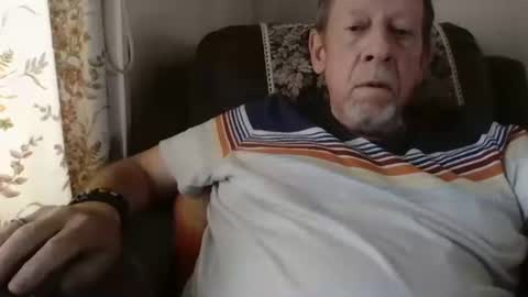 Snapshot of courieral1 chatting on September 2025 03:45:01 PM courieral1 online show from September 2025 03:45:01 PM