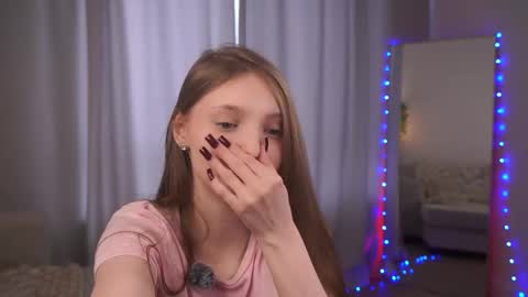 Snapshot of cozy_as_home chatting on March 2026 08:20:02 AM Lina online show from March 2026 08:20:02 AM