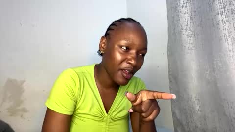 Snapshot of crave_meslowly chatting on May 2026 10:27:02 PM Taliee online show from May 2026 10:27:02 PM