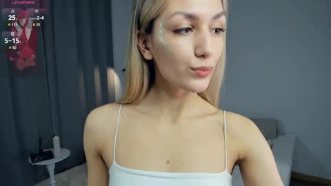 Snapshot of crazy_selfi chatting on January 2025 07:56:02 PM Emma online show from January 2025 07:56:02 PM