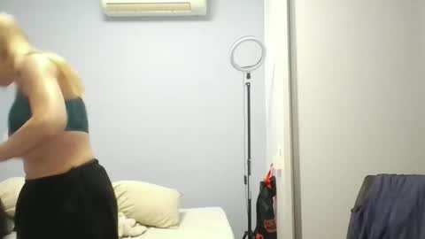 Anny online show from March 2026 12:38:01 AM