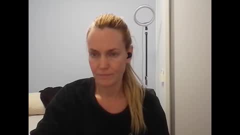 Anny online show from May 2026 11:01:04 PM