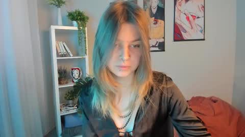 Snapshot of crazysound chatting on February 2026 02:22:02 PM Alice online show from February 2026 02:22:02 PM