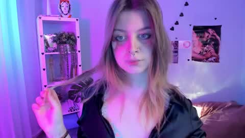 Snapshot of crazysound chatting on February 2026 01:18:02 PM Alice online show from February 2026 01:18:02 PM