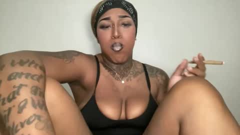Snapshot of creame_sensation chatting on April 2026 09:29:02 AM PHANTOMTARGARYENXXX online show from April 2026 09:29:02 AM