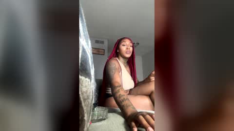 Snapshot of creame_sensation chatting on May 2026 03:41:01 PM PHANTOMTARGARYENXXX online show from May 2026 03:41:01 PM