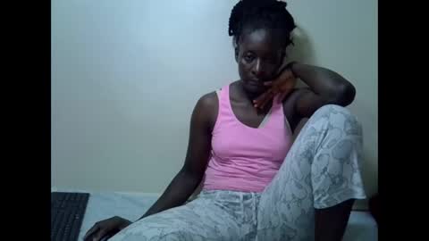 Snapshot of creamiepussyy chatting on March 2026 11:14:01 AM creamiepussyy online show from March 2026 11:14:01 AM