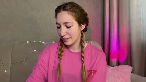 Snapshot of creammberryyy chatting on July 2026 07:40:01 AM Stesha Join my fan clubsurprise online show from July 2026 07:40:01 AM