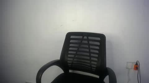 Mila online show from December 2025 12:40:01 AM